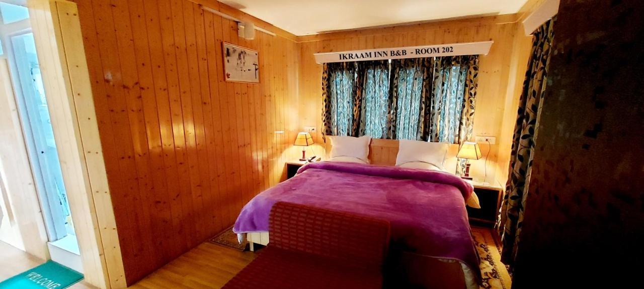Ikraam Inn Bed & Breakfast Srīnagar Exterior foto