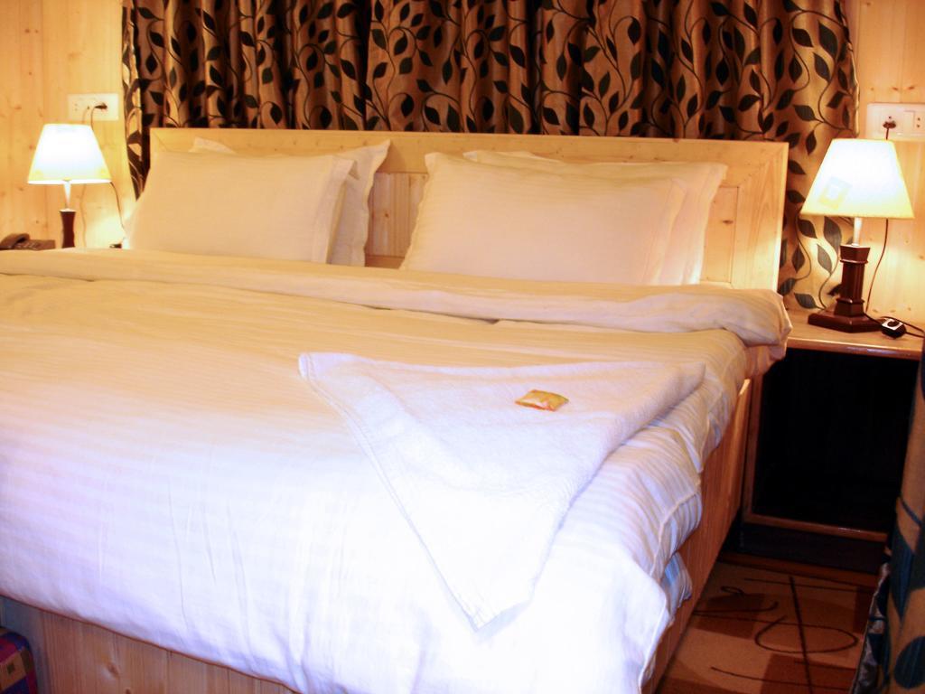 Ikraam Inn Bed & Breakfast Srīnagar Habitación foto