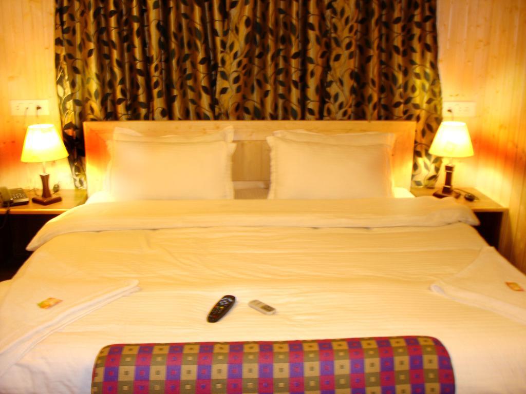 Ikraam Inn Bed & Breakfast Srīnagar Habitación foto
