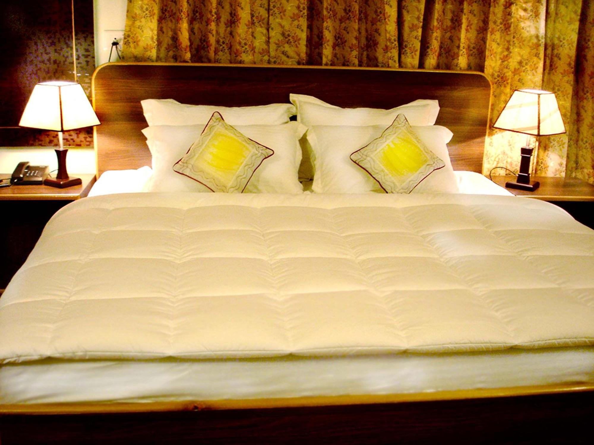Ikraam Inn Bed & Breakfast Srīnagar Exterior foto